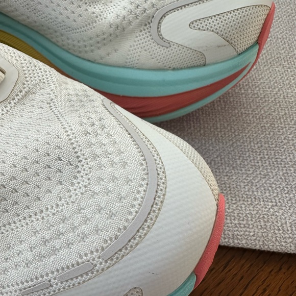 HOKA Skyward X- Women’s size 9 in great condition! - Picture 12 of 12